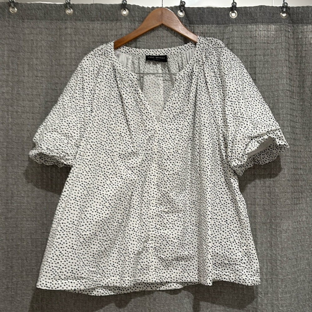 Lane Bryant Puffy Sleeve White with Blue Polka Dot Top Size 18
